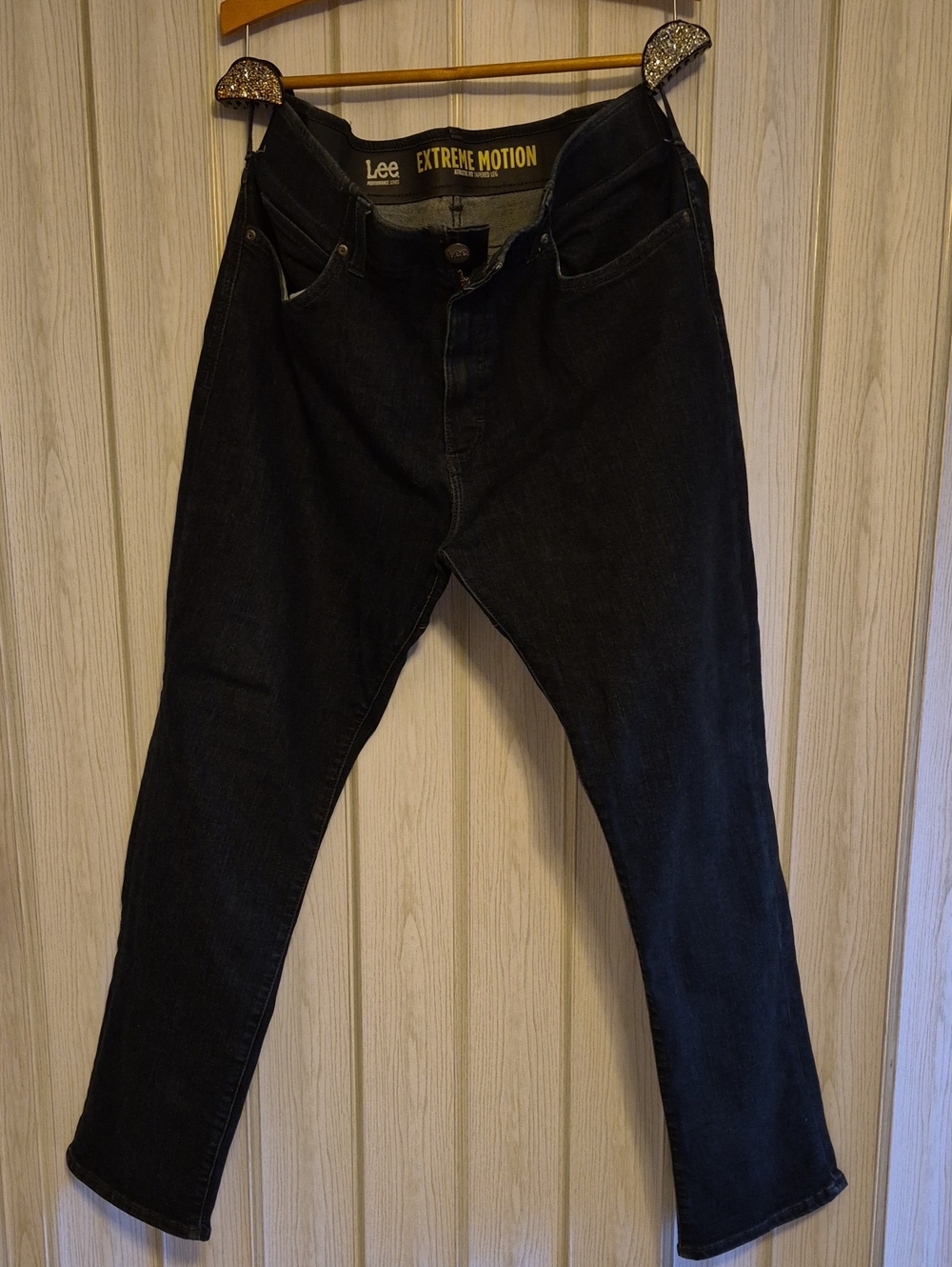 Lee Men's Slim Straight Black Jeans - Extreme Motion